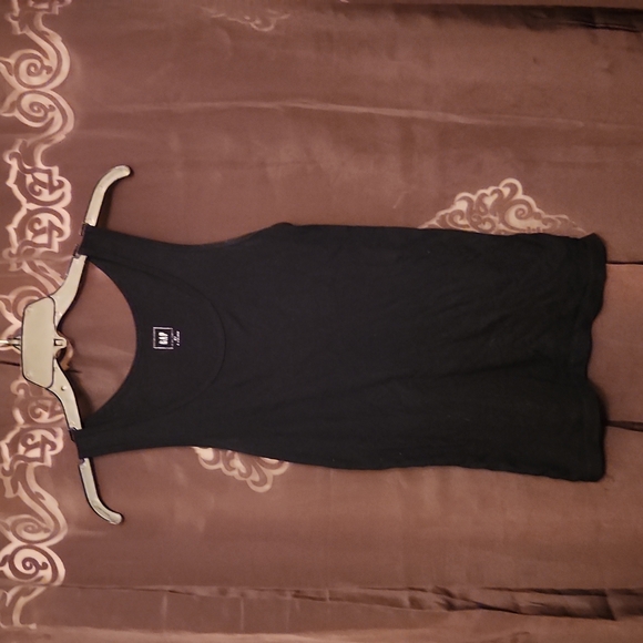 Black Gap Tank Top - Picture 1 of 2
